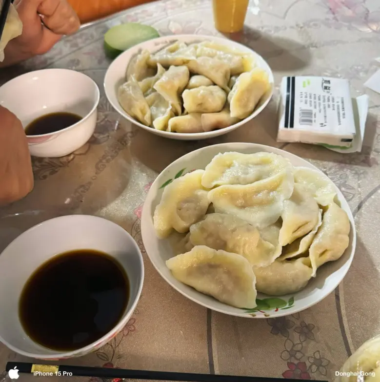 吃饺子