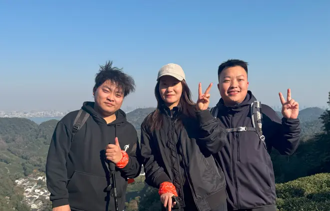 徒步途中，来合张影吧